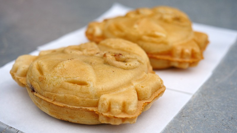 Comida callejera Tenguyaki en el monte Takao